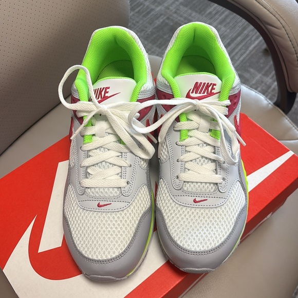 Nike Air Max Sneakers - White and Magenta - Picture 2 of 4